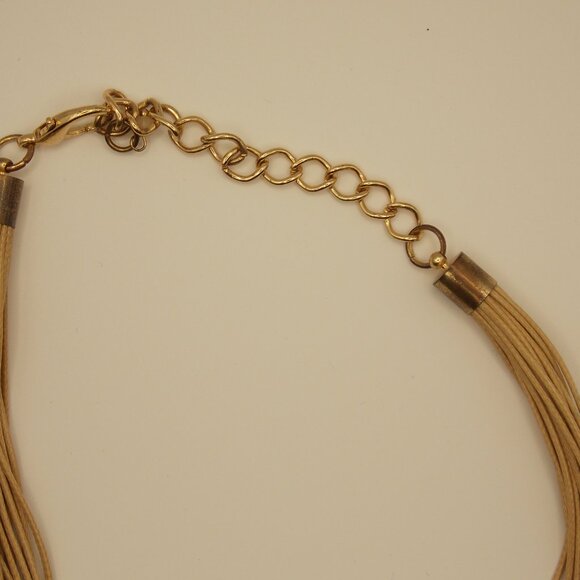 Women’s Faux Alabaster Necklace - Picture 9 of 9